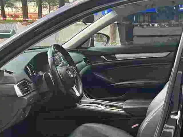Honda Accord — Фото автомобиля 3