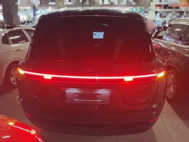 Li Auto L9 — Фото автомобиля 5