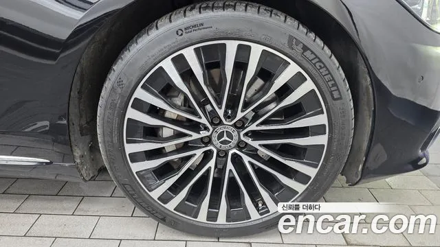 Mercedes-Benz S-Class — Фото автомобиля 16