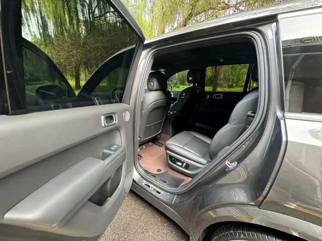 Li Auto L8 — Фото автомобиля 6