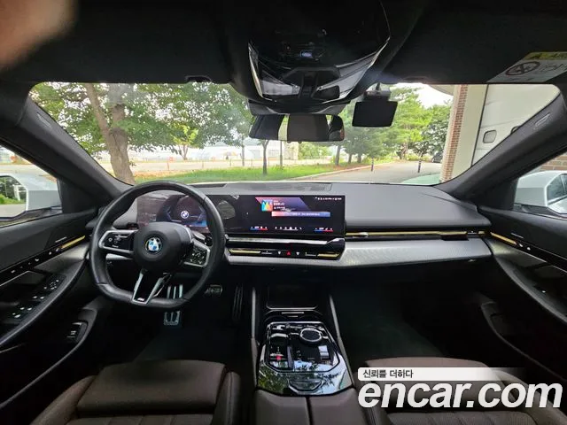 BMW 5-Series — Фото автомобиля 10