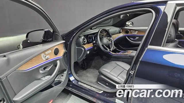 Mercedes-Benz E-Class — Фото автомобиля 10