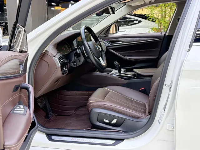 BMW 5 Series — Фото автомобиля 4