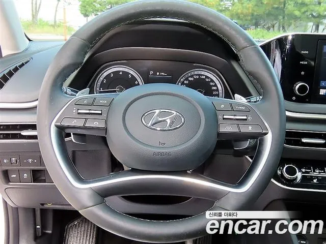 Hyundai Sonata — Фото автомобиля 8