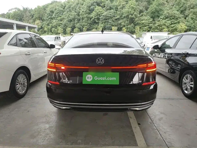 Volkswagen Passat — Фото автомобиля 5