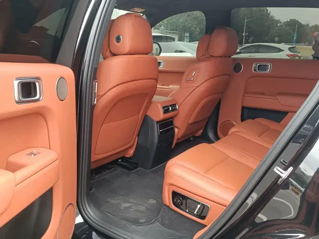 Li Auto L7 — Фото автомобиля 6