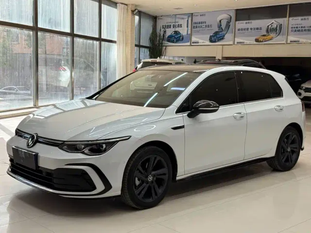 Фотография автомобиля — Volkswagen Golf