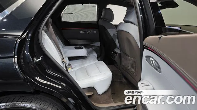 Genesis GV70 2.5T Бензин AWD — Фото автомобиля 10