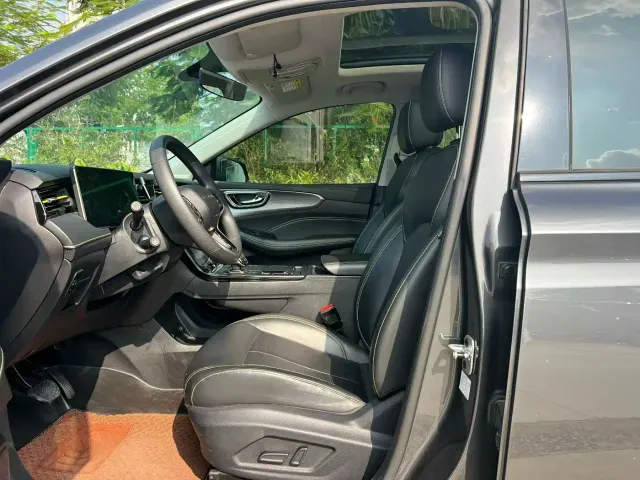 Roewe RX5 — Фото автомобиля 5
