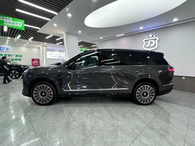 Nio ES8 — Фото автомобиля 13