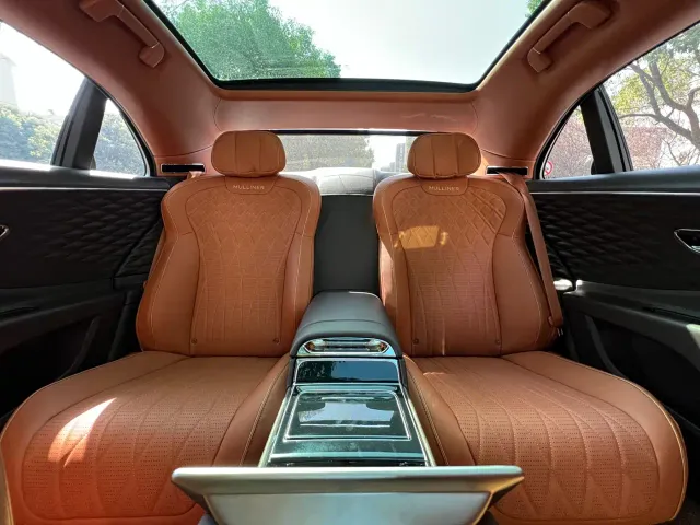 Bentley Flying Spur — Фото автомобиля 13