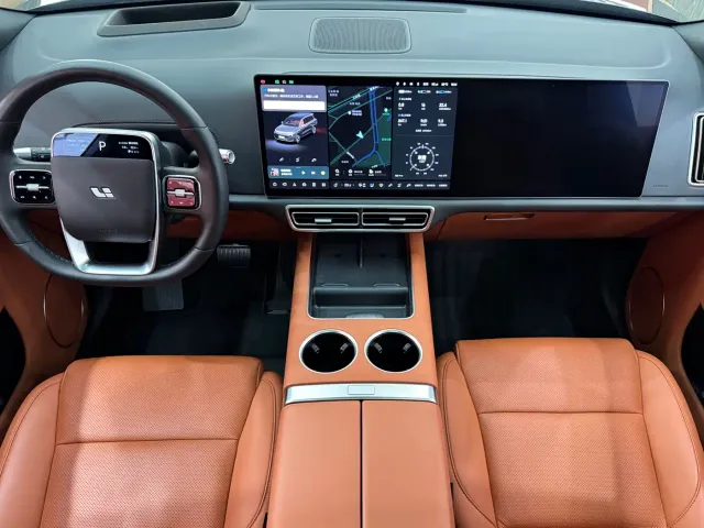 Li Auto L9 — Фото автомобиля 10