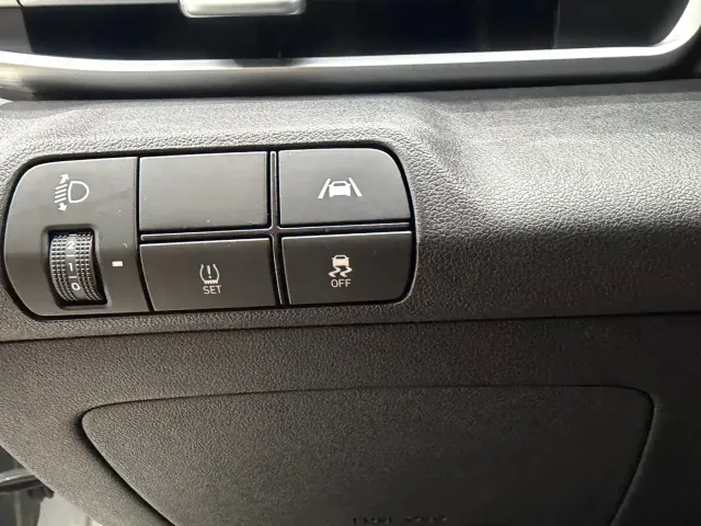 Hyundai Elantra — Фото автомобиля 28