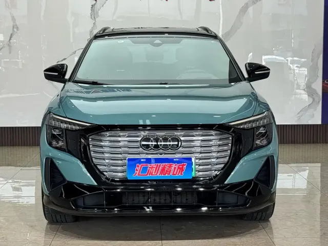 Audi Q5 e-tron — Фото автомобиля 2