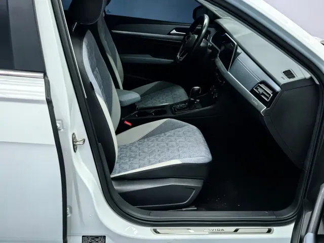 Volkswagen Lavida — Фото автомобиля 16