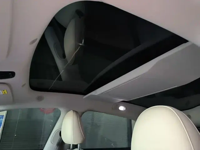 IM Motors LS6 — Фото автомобиля 17
