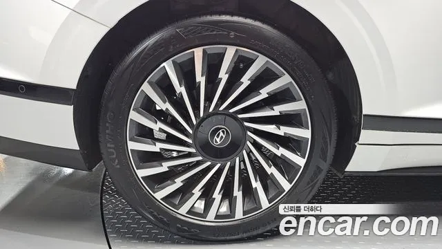 Hyundai Grandeur Grandeur (GN7) 2.5 Бензин 2WD — Фото автомобиля 20