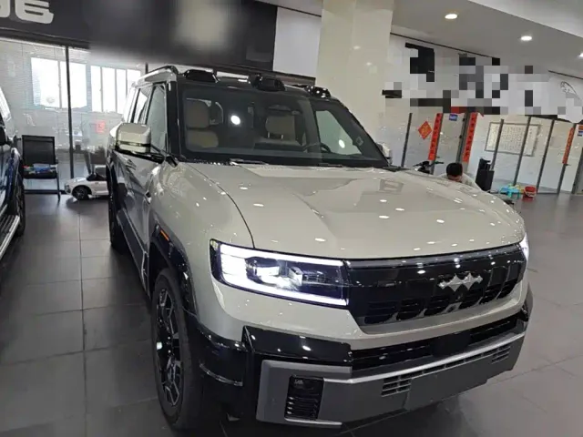 BYD FangChengBao Leopard 8 — Фото автомобиля 3