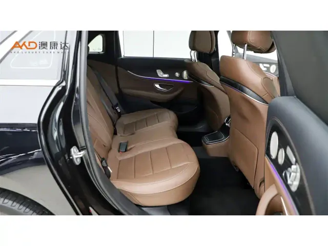 Mercedes-Benz E-Class — Фото автомобиля 8