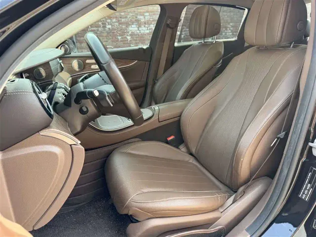 Mercedes-Benz E-Class — Фото автомобиля 9