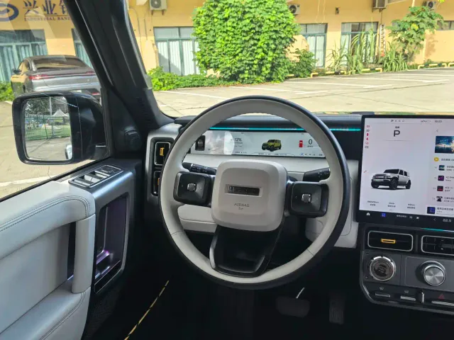 iCAR V23 — Фото автомобиля 15