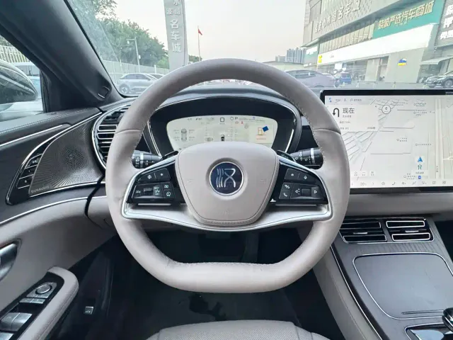 BYD Han — Фото автомобиля 12