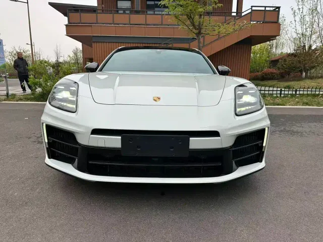 Фотография автомобиля — Porsche Panamera