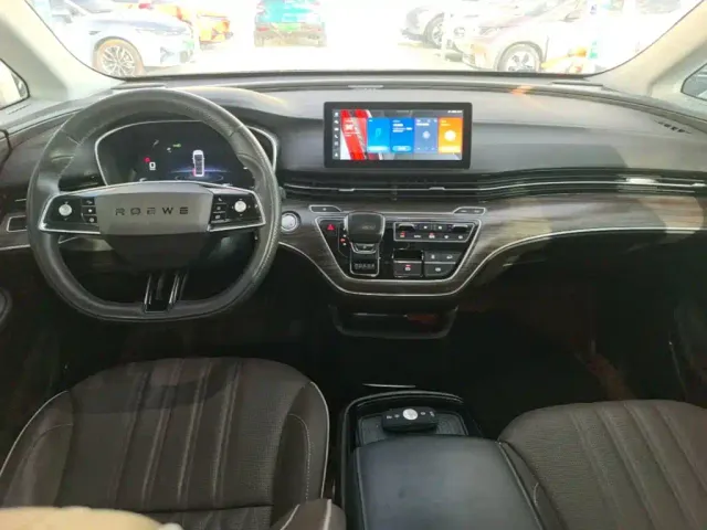 Roewe Roewe iMAX8 EV 2022 Gold Edition — Фото автомобиля 9
