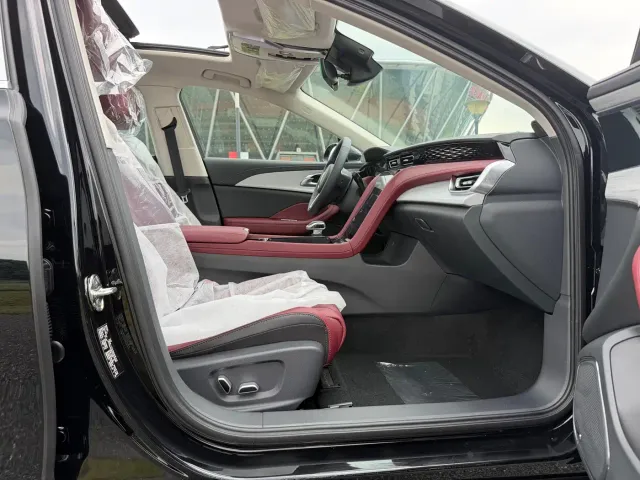 Hongqi H5 — Фото автомобиля 15