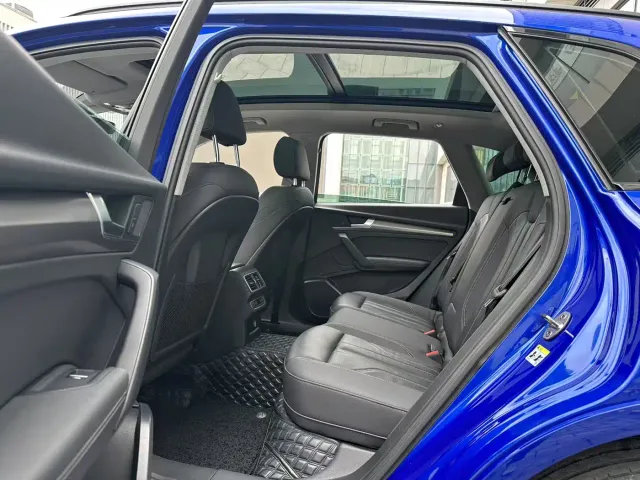 Audi Q5L — Фото автомобиля 9