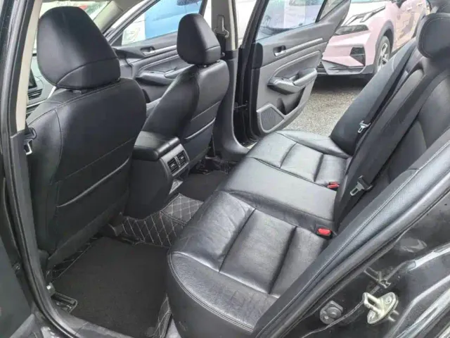 Nissan Teana — Фото автомобиля 7