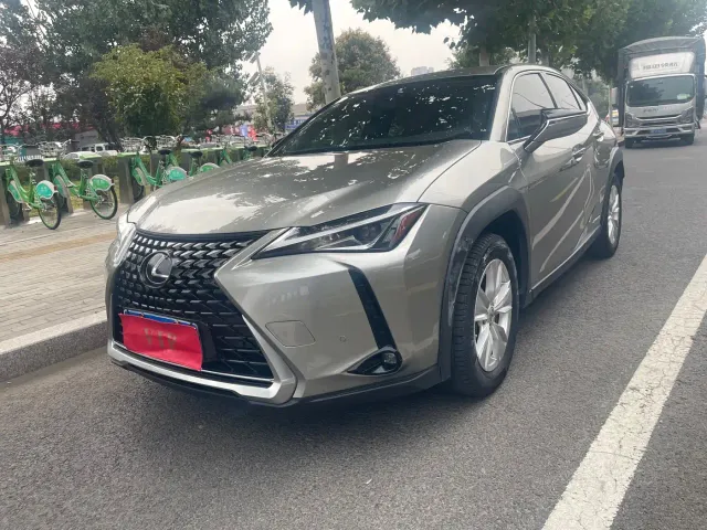 Lexus UX — Фото автомобиля 2