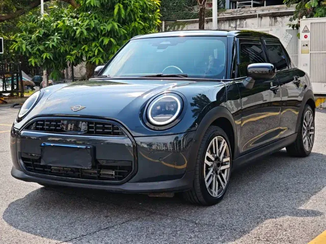 Фотография автомобиля — MINI Hatch
