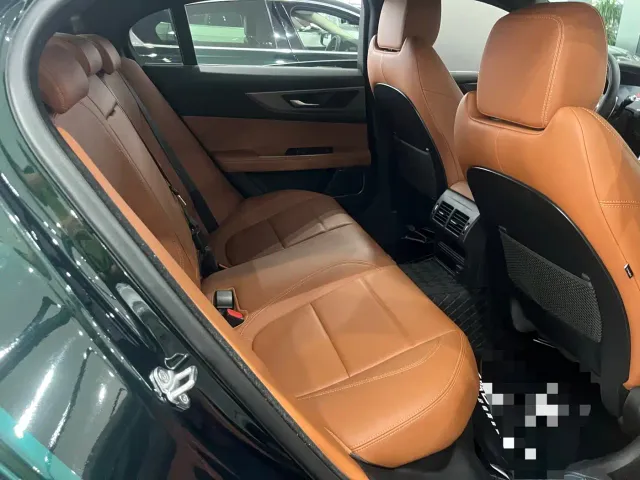 Jaguar XEL — Фото автомобиля 6