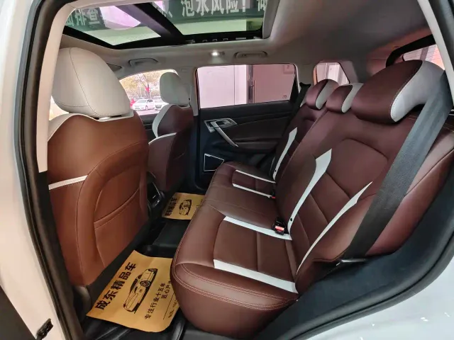 Geely Boyue — Фото автомобиля 8