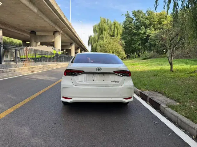 Toyota Corolla — Фото автомобиля 6