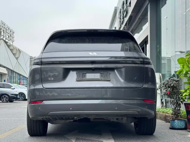Li Auto L7 — Фото автомобиля 5