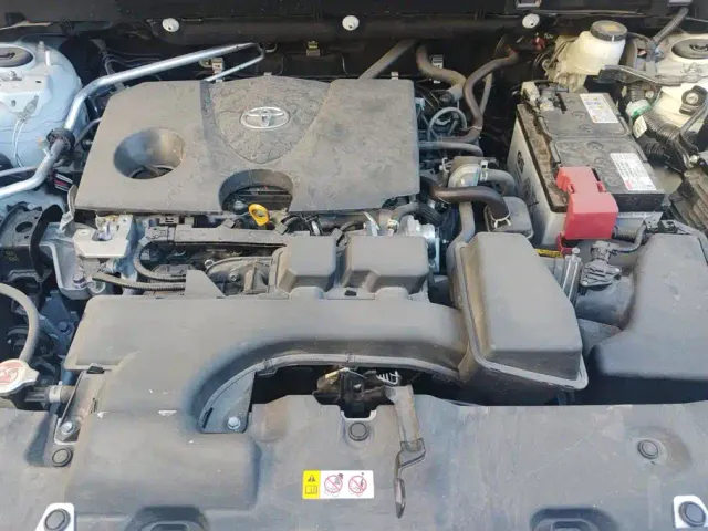 Toyota RAV4 — Фото автомобиля 10