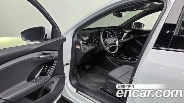 Audi Q6 e-tron — Фото автомобиля 10