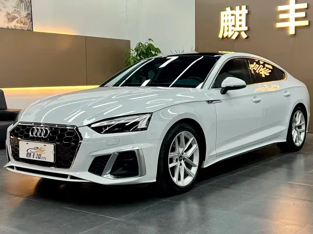 Фотография автомобиля — Audi A5