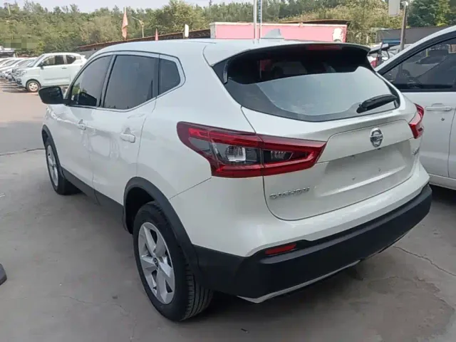 Nissan Qashqai — Фото автомобиля 4