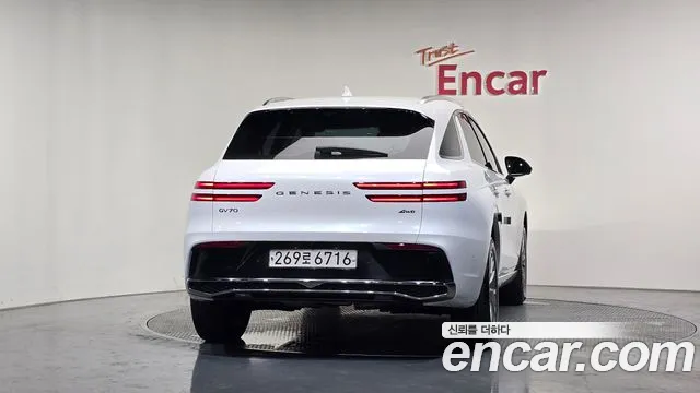 Genesis GV70 2.5T Бензин AWD — Фото автомобиля 3
