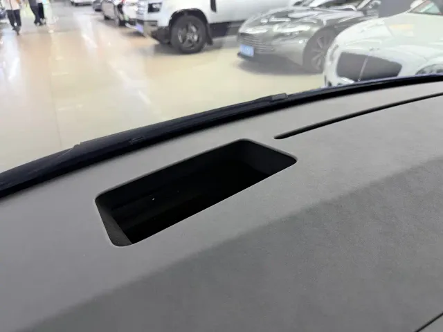 Li Auto MEGA — Фото автомобиля 29