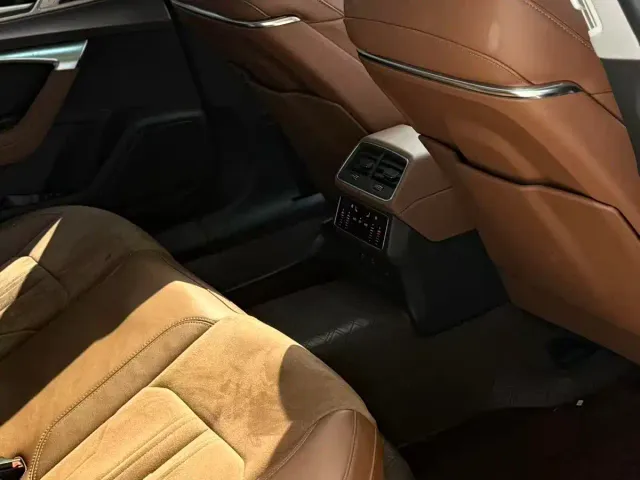 Audi A7L — Фото автомобиля 7