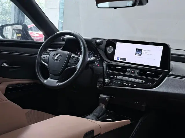 Lexus ES — Фото автомобиля 17