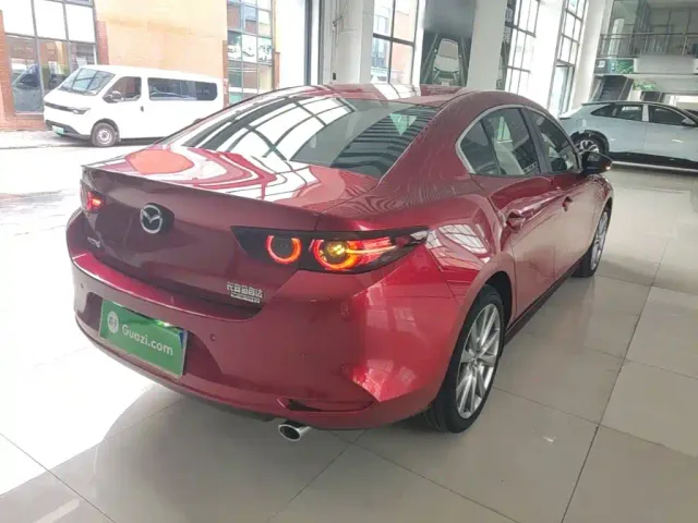 Mazda Axela — Фото автомобиля 6