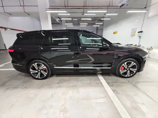 Nio ES8 — Фото автомобиля 5