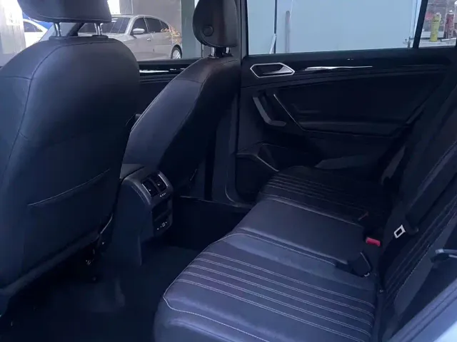 Volkswagen Tiguan L — Фото автомобиля 8