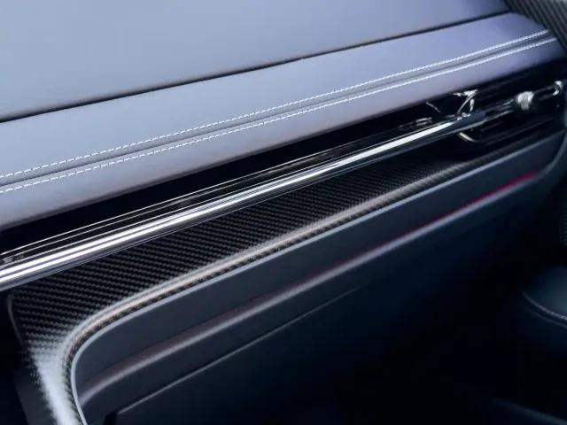Aston Martin DB12 — Фото автомобиля 29