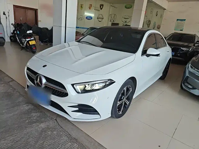 Фотография автомобиля — Mercedes-Benz A-Class